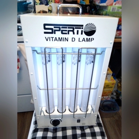White Vitamin D Lamp - Picture 1 of 16